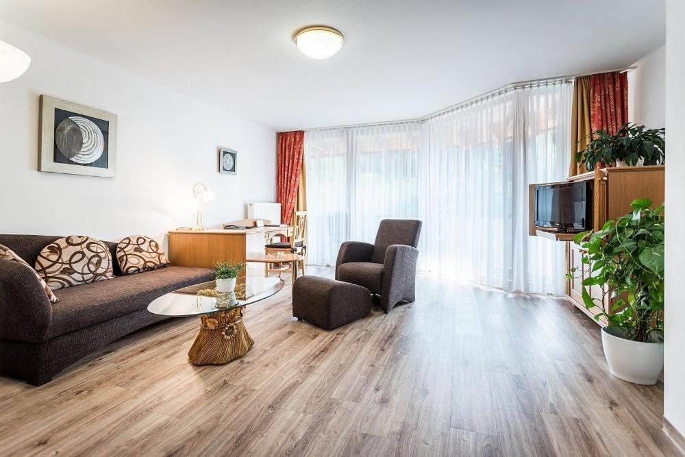 Junior Suite,1649016202:JPEG